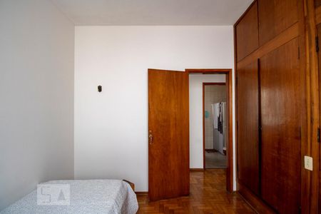 Quarto 01 de apartamento para alugar com 3 quartos, 103m² em Santo Antônio, Belo Horizonte