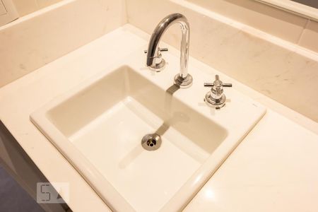 Apartamento para alugar com 62m², 2 quartos e 2 vagas Apartamento para alugar com 62m², 2 quartos e 2 vagasBanheiro Pia