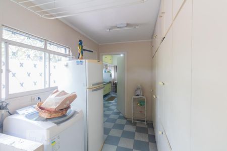 Casa para alugar com 450m², 6 quartos e 8 vagas Casa para alugar com 450m², 6 quartos e 8 vagasÁrea de Serviço