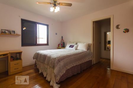 Casa para alugar com 450m², 6 quartos e 8 vagas Casa para alugar com 450m², 6 quartos e 8 vagasQuarto Suíte 2