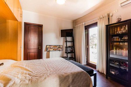 Casa à venda com 370m², 5 quartos e 4 vagasDormitório1