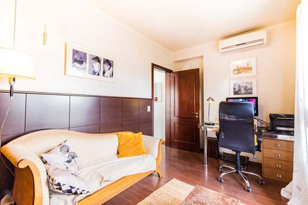 Casa à venda com 370m², 5 quartos e 4 vagasEscritório