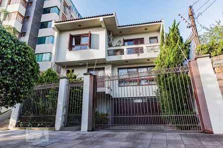 Casa à venda com 370m², 5 quartos e 4 vagasFachada