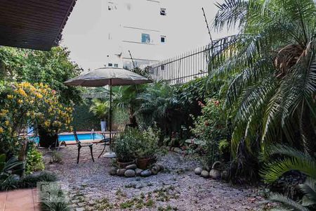 Jardim de casa à venda com 5 quartos, 370m² em Jardim Botânico, Porto Alegre
