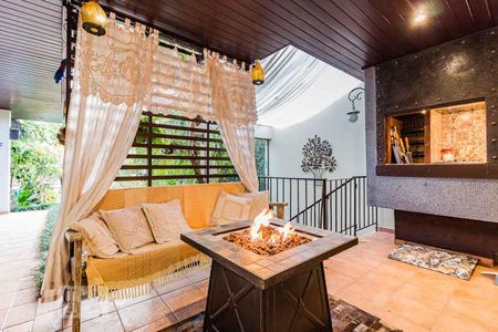 Casa à venda com 370m², 5 quartos e 4 vagasarea gourmet