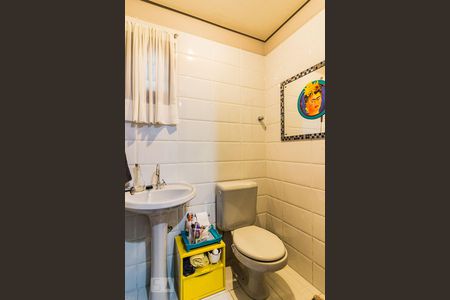 Casa à venda com 370m², 5 quartos e 4 vagasbanheiro5