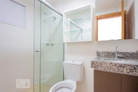 Banheiro de apartamento para alugar com 2 quartos, 50m² em Humaitá, Porto Alegre