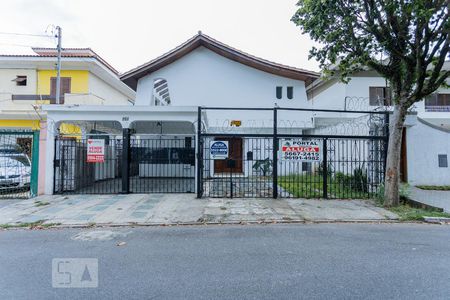 Casa para alugar com 200m², 3 quartos e 3 vagasFachada