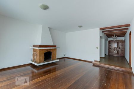 Sala de casa para alugar com 3 quartos, 200m² em Jardim Santa Helena, São Paulo