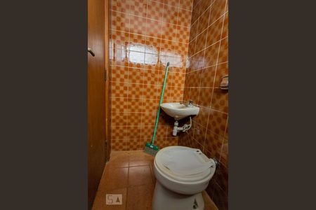 Casa para alugar com 200m², 3 quartos e 3 vagasBanheiro de Serviço