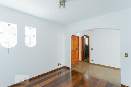 Sala de casa para alugar com 3 quartos, 200m² em Jardim Santa Helena, São Paulo