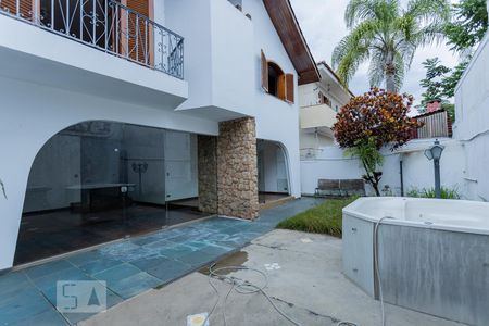 Casa para alugar com 200m², 3 quartos e 3 vagasQuintal