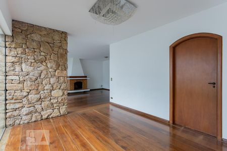 Sala de casa para alugar com 3 quartos, 200m² em Jardim Santa Helena, São Paulo