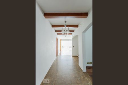 Casa para alugar com 200m², 3 quartos e 3 vagasCorredor entrada