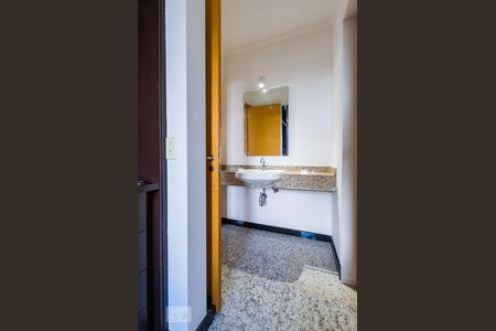 Lavabo de apartamento para alugar com 1 quarto, 56m² em Jardim Planalto, Campinas