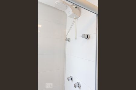 Banheiro de apartamento à venda com 2 quartos, 66m² em São João, Porto Alegre