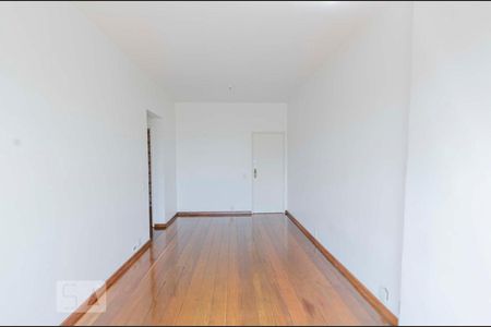 Apartamento à venda com 70m², 2 quartos e 1 vagaSala