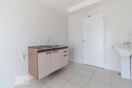 Sala e cozinha de apartamento para alugar com 1 quarto, 28m² em Vila Alpina, São Paulo