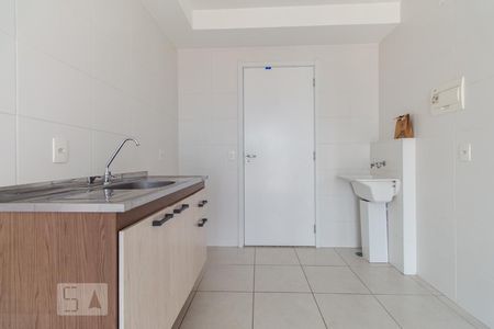 Sala e cozinha de apartamento para alugar com 1 quarto, 28m² em Vila Alpina, São Paulo
