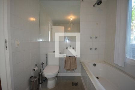 Casa à venda com 680m², 6 quartos e 1 vagaBanheiro