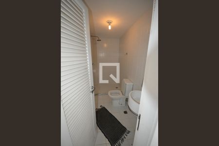 Casa à venda com 680m², 6 quartos e 1 vagaBanheiro de Serviço