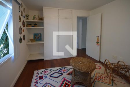 Casa à venda com 680m², 6 quartos e 1 vagaQuarto 5