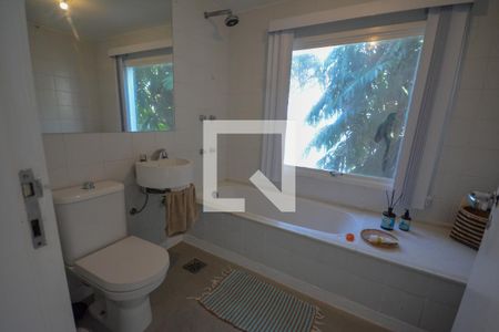 Casa à venda com 680m², 6 quartos e 1 vagaBanheiro