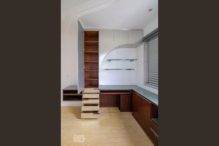 Apartamento à venda com 305m², 4 quartos e 3 vagasQuarto 03