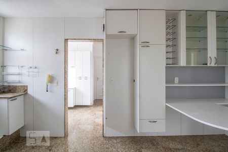 Apartamento à venda com 305m², 4 quartos e 3 vagasCozinha