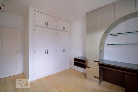 Apartamento à venda com 305m², 4 quartos e 3 vagasQuarto 03