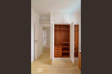 Quarto 01 de apartamento à venda com 4 quartos, 305m² em São Pedro, Belo Horizonte