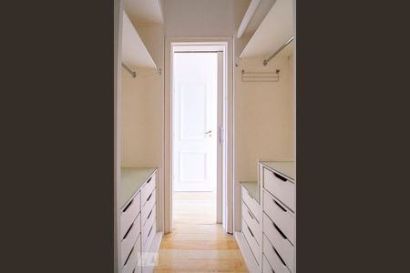 Apartamento à venda com 305m², 4 quartos e 3 vagasCloset Suíte