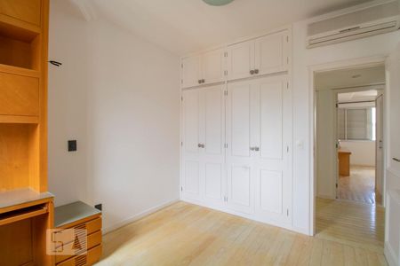 Apartamento à venda com 305m², 4 quartos e 3 vagasQuarto 02