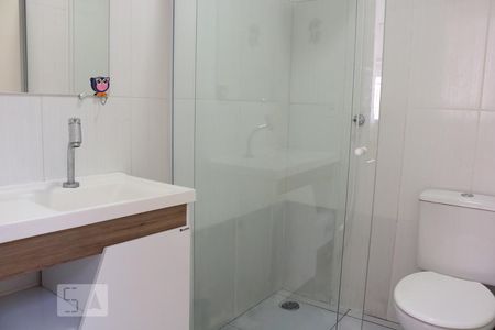Banheiro de kitnet/studio para alugar com 1 quarto, 56m² em Vila Deodoro, São Paulo
