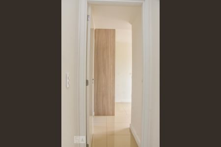 Corredor de apartamento para alugar com 2 quartos, 57m² em Saúde, São Paulo