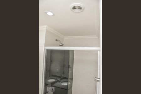 Banheiro de apartamento para alugar com 2 quartos, 57m² em Saúde, São Paulo