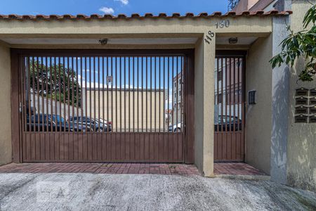 Casa de condomínio para alugar com 120m², 2 quartos e 1 vaga Casa de condomínio para alugar com 120m², 2 quartos e 1 vagaFachada