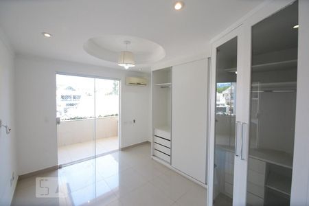 Casa de Condomínio à venda com 5 quartos, 235m² em Barra da Tijuca, Rio de Janeiro