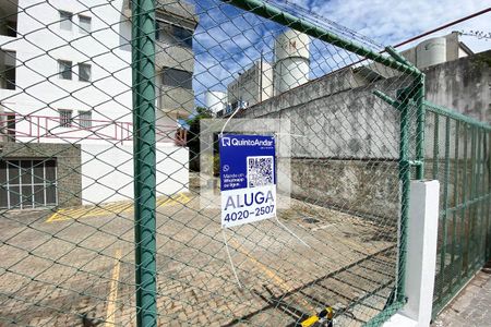 Studio para alugar com 28m², 1 quarto e 1 vaga Studio para alugar com 28m², 1 quarto e 1 vagaPlaca