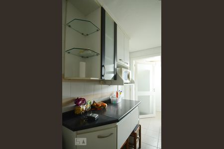 Apartamento para alugar com 76m², 2 quartos e 1 vagaCozinha