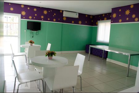 Apartamento à venda com 69m², 2 quartos e 1 vagaÁrea Comum - Salão de Jogos 