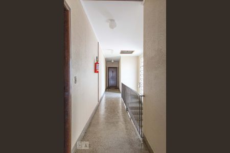 Área Comum - Corredor de apartamento para alugar com 1 quarto, 40m² em Chácara das Pedras, Porto Alegre