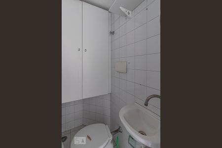 Apartamento à venda com 68m², 3 quartos e 2 vagas Apartamento à venda com 68m², 3 quartos e 2 vagasBanheiro de Serviço