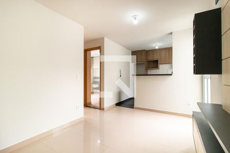 Sala de apartamento para alugar com 2 quartos, 53m² em Pinheirinho, Curitiba