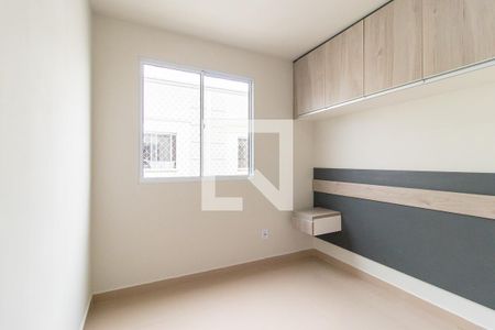 Quarto 1 de apartamento para alugar com 2 quartos, 53m² em Pinheirinho, Curitiba