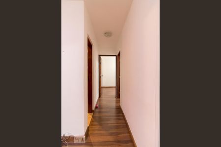 Corredor de apartamento para alugar com 3 quartos, 58m² em Jardim Dourado, Guarulhos