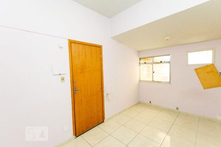 Sala de kitnet/studio para alugar com 1 quarto, 15m² em Centro, Niterói
