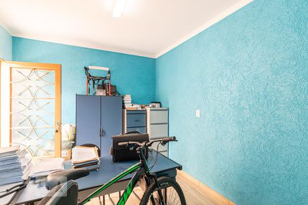 Casa à venda com 300m², 3 quartos e 3 vagasQuarto de Serviço