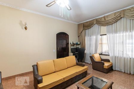 Casa à venda com 300m², 3 quartos e 3 vagasSala de Estar