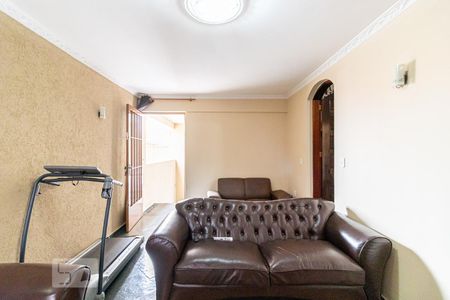 Casa à venda com 300m², 3 quartos e 3 vagasSala de TV